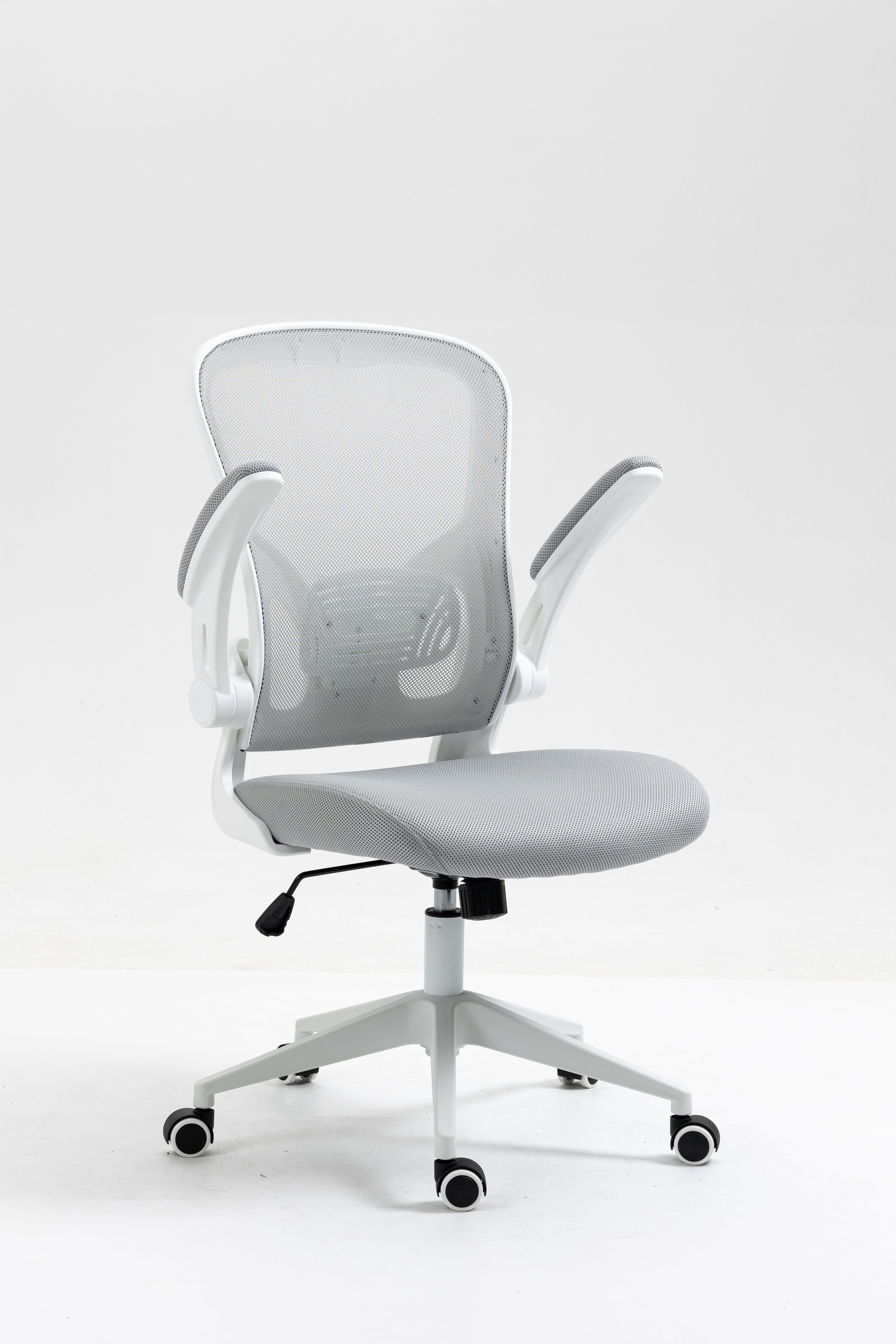 Silla SIT Ejecutiva, respaldar medio, superficie de nylon, reposabrazos ajustables. Color Negro. Peso: 200Lbs.